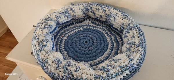 Cat bed blue